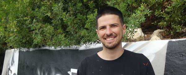 Alejandro Cruces, arquitecto y muralista: 'Las aves de los bosques de Salou han sido mi inspiración'
